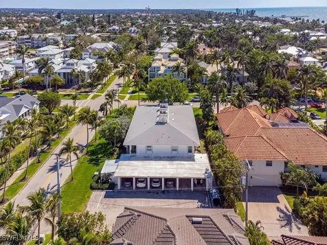 532 2ND Street S Naples FL 34102
