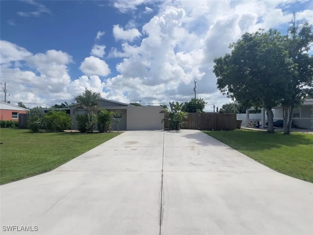 14 Abaco Street Lehigh Acres FL 33936