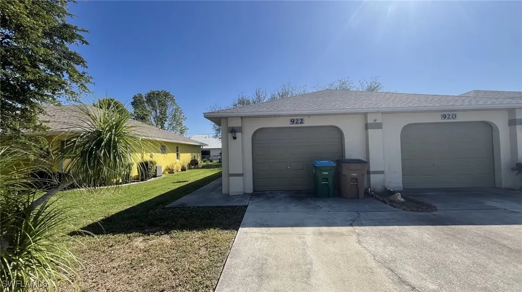 922 SE 13th Terrace Cape Coral FL 33990