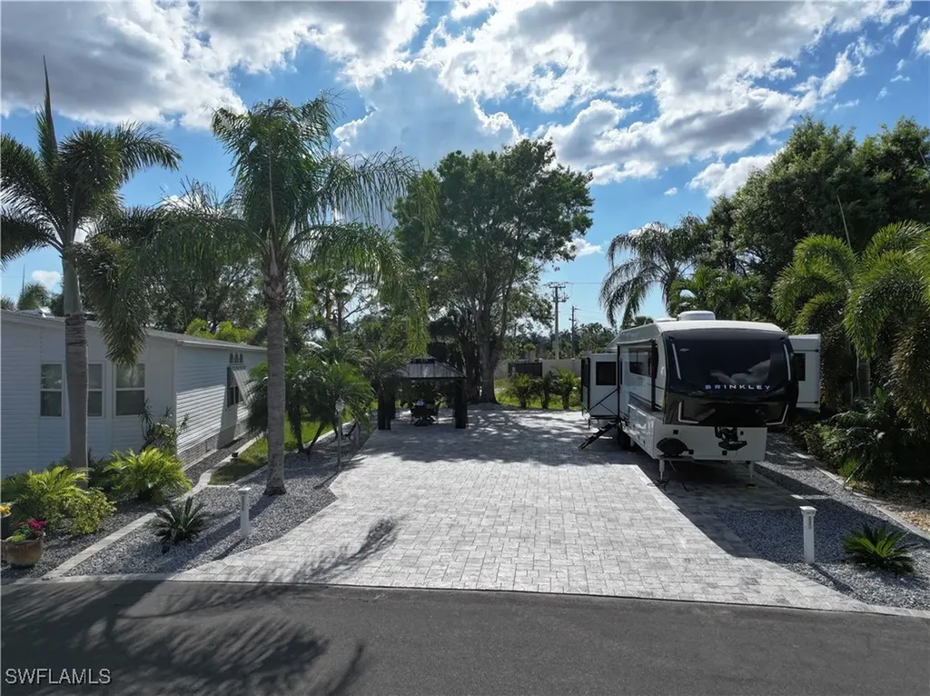 5870 Maplewood Court Fort Myers FL 33905