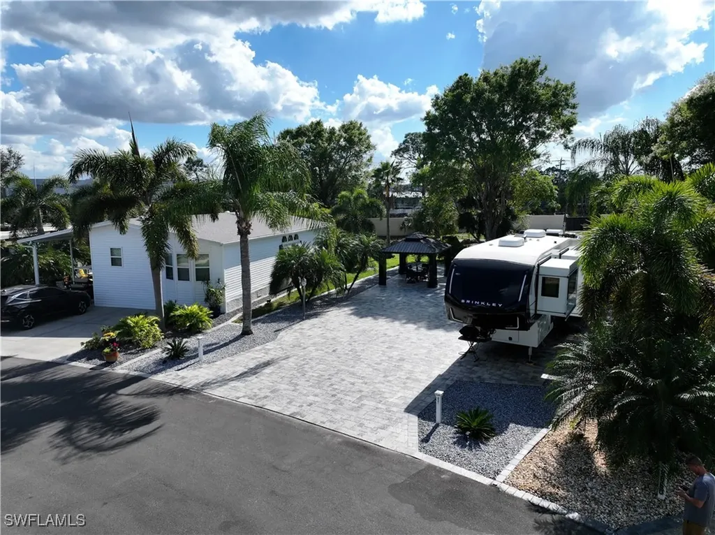 5870 Maplewood Court Fort Myers FL 33905