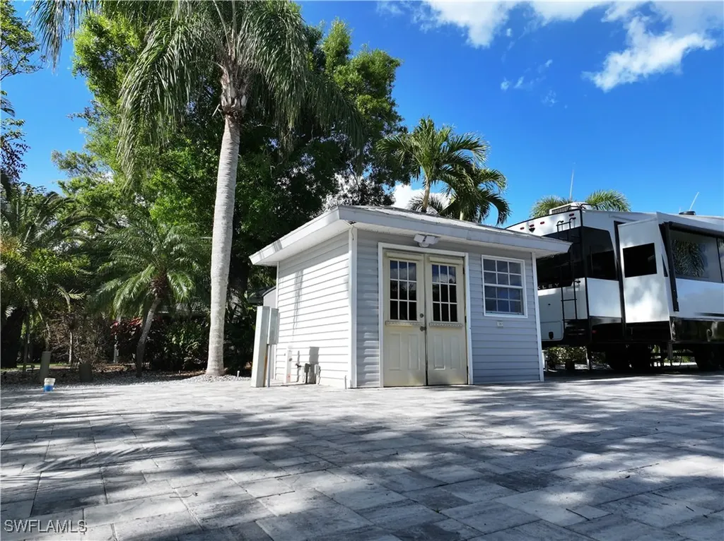 5870 Maplewood Court Fort Myers FL 33905