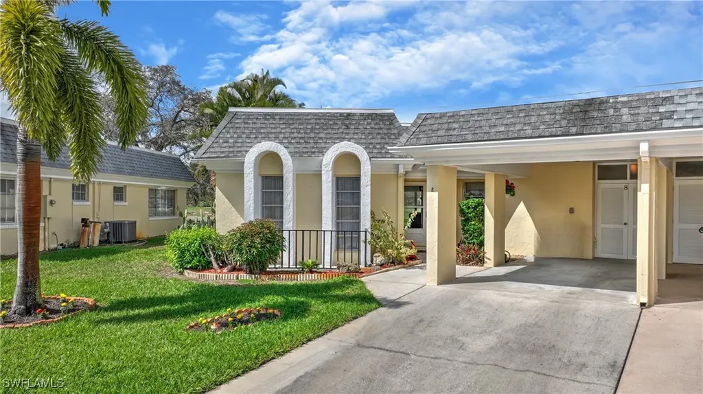 8 Park Lane Circle Lehigh Acres FL 33936