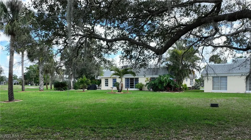 8 Park Lane Circle Lehigh Acres FL 33936