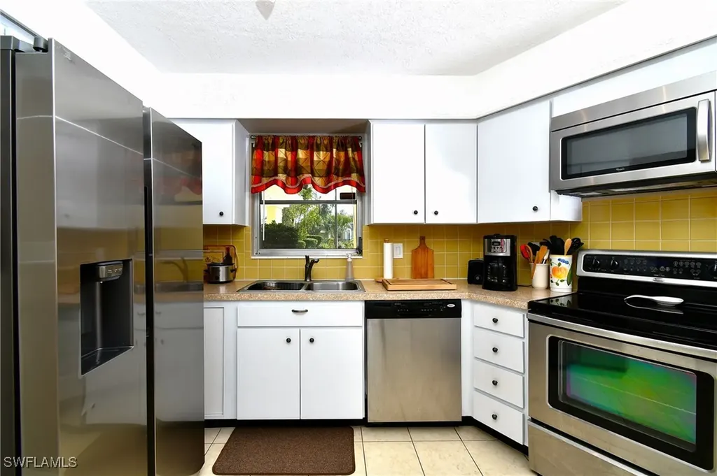 8 Park Lane Circle Lehigh Acres FL 33936