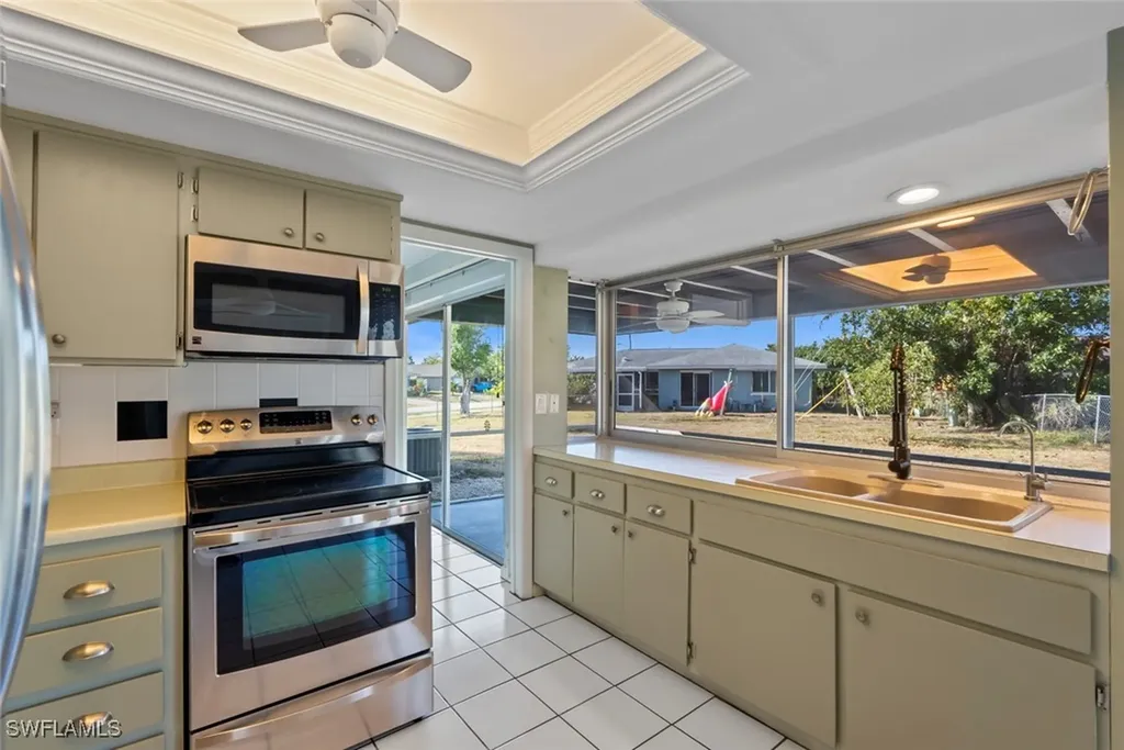 1332 SE 44th Street Cape Coral FL 33904