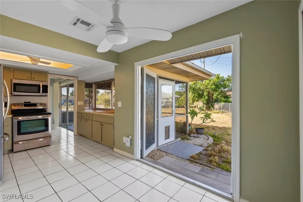 1332 SE 44th Street Cape Coral FL 33904