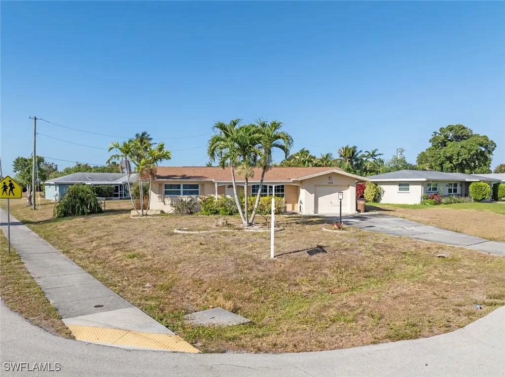 1332 SE 44th Street Cape Coral FL 33904