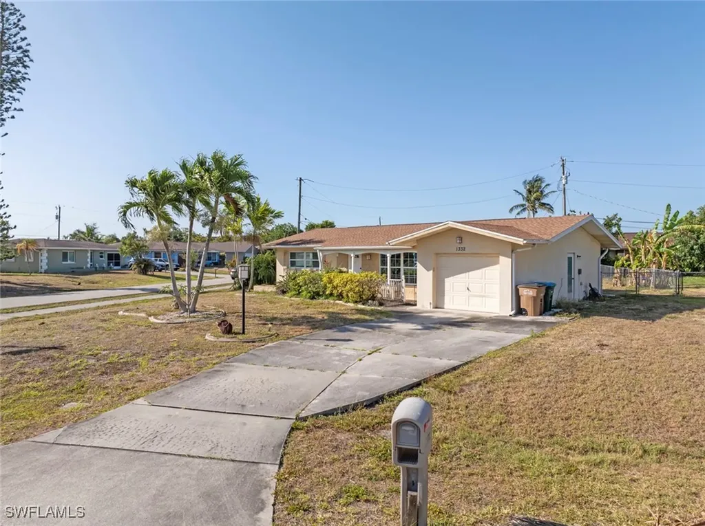 1332 SE 44th Street Cape Coral FL 33904