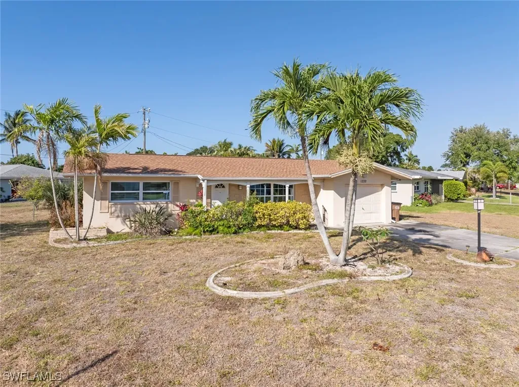 1332 SE 44th Street Cape Coral FL 33904