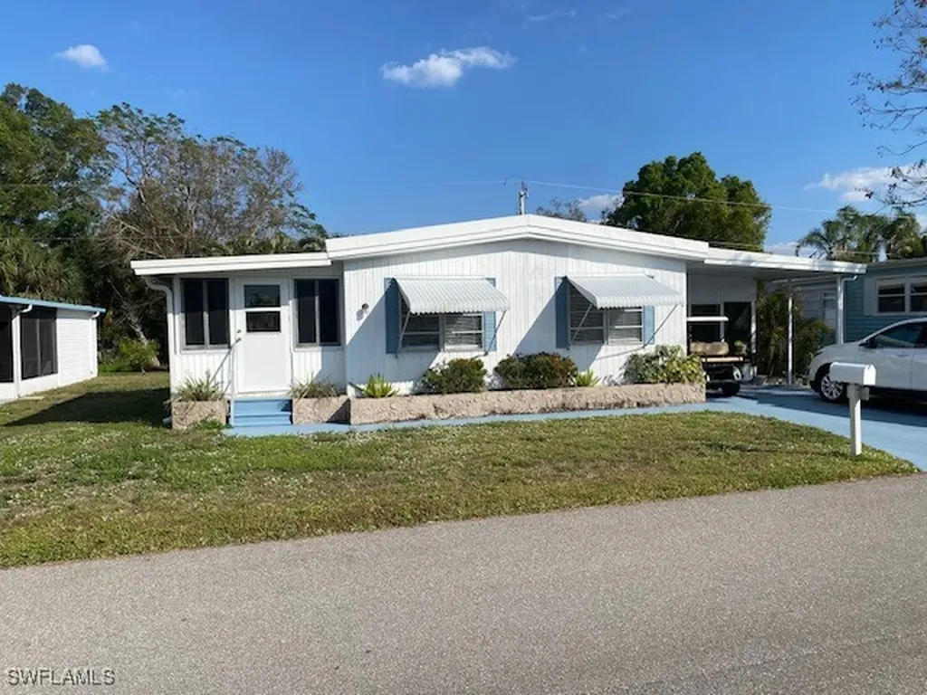 2738 Indianwood Drive North Fort Myers FL 33917