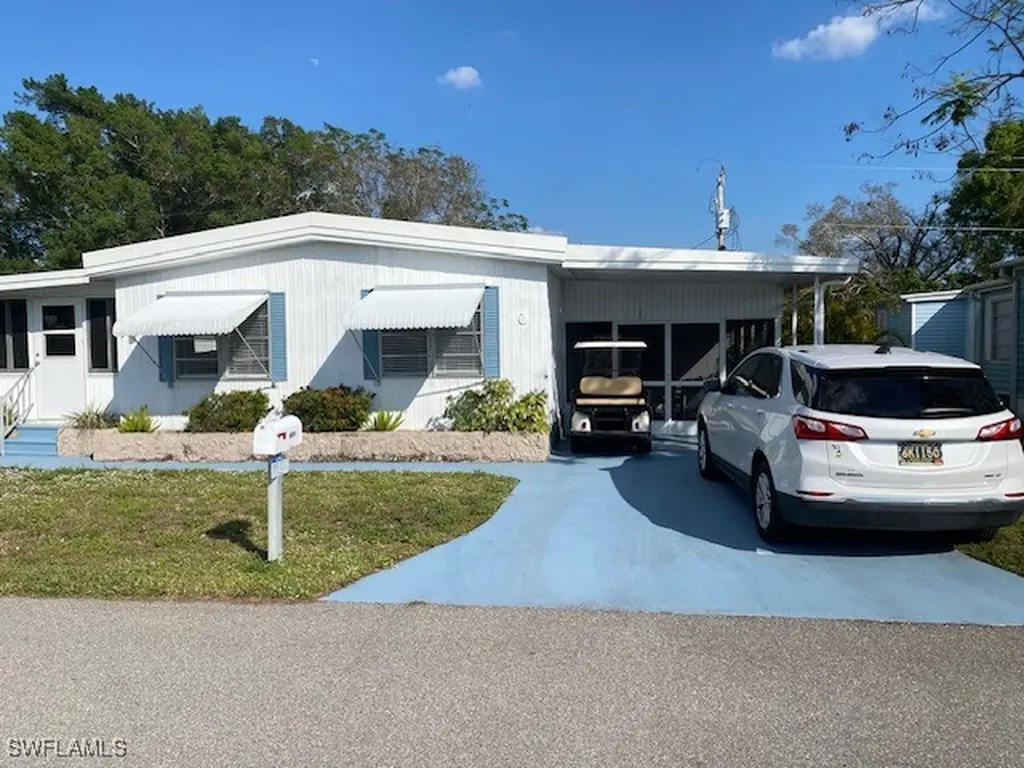 2738 Indianwood Drive North Fort Myers FL 33917