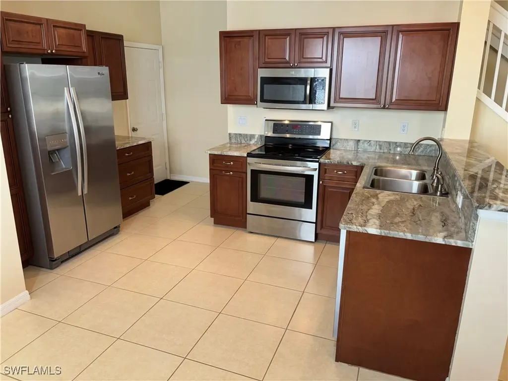 8380 Village Edge Circle Fort Myers FL 33919