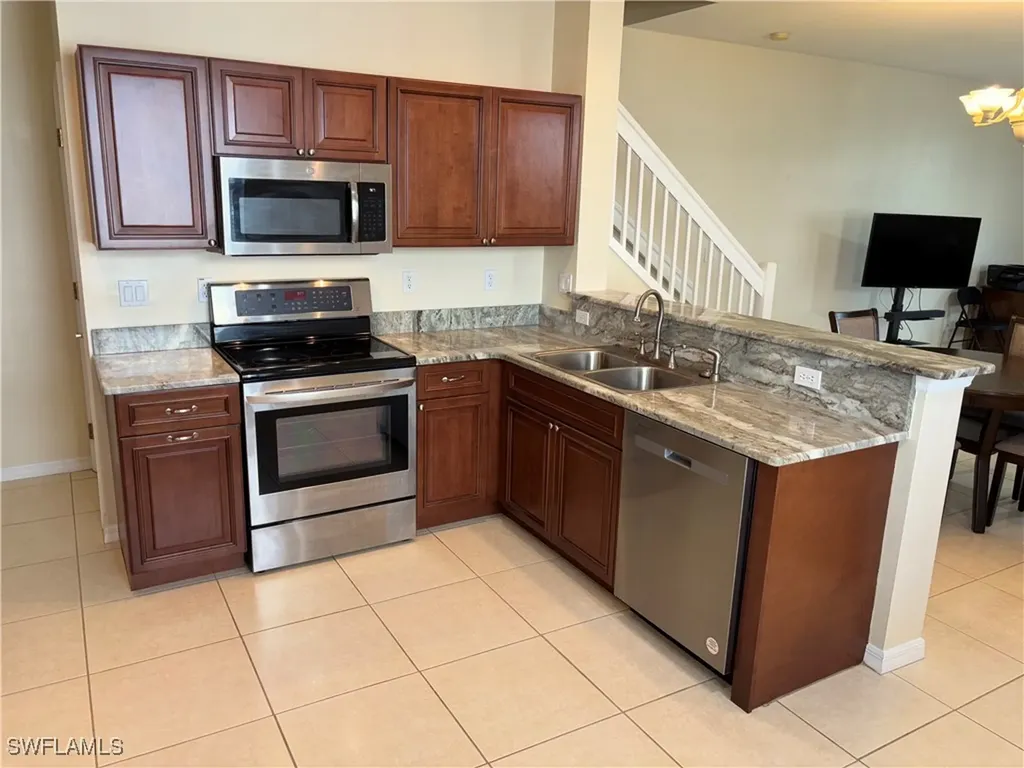 8380 Village Edge Circle Fort Myers FL 33919