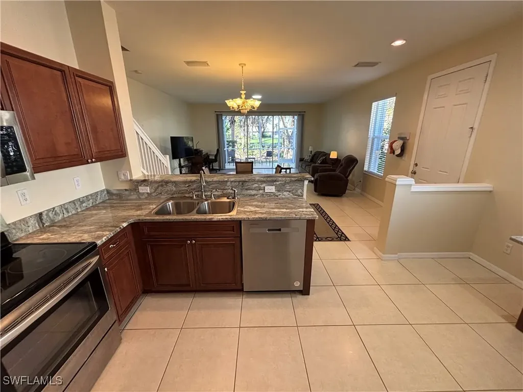 8380 Village Edge Circle Fort Myers FL 33919