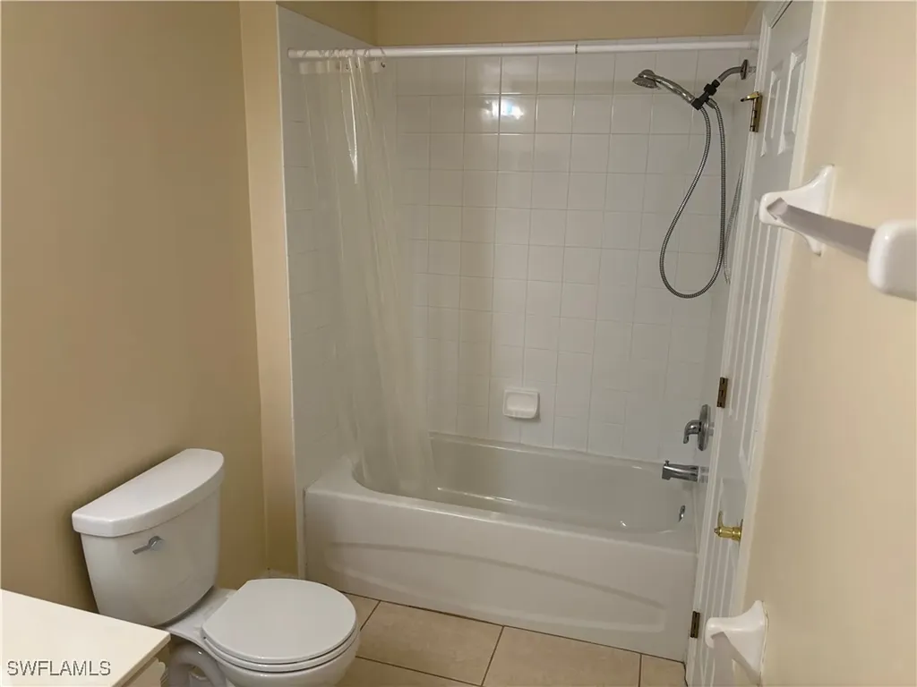 8380 Village Edge Circle Fort Myers FL 33919