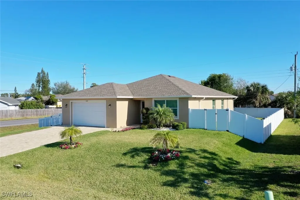 18585 Dogwood Road Fort Myers FL 33967