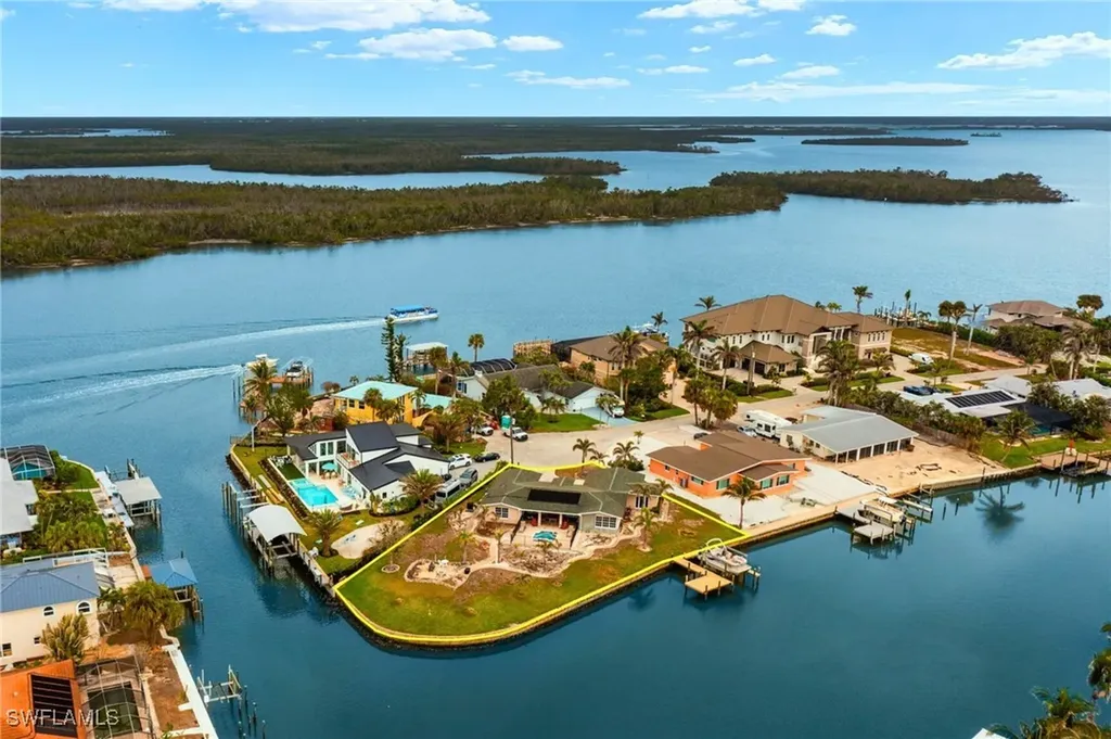 675 Randy Lane Fort Myers Beach FL 33931