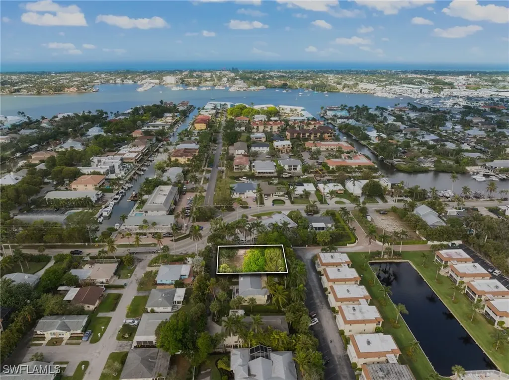 1205 Sandpiper Street Naples FL 34102