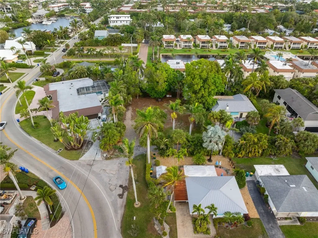 1205 Sandpiper Street Naples FL 34102