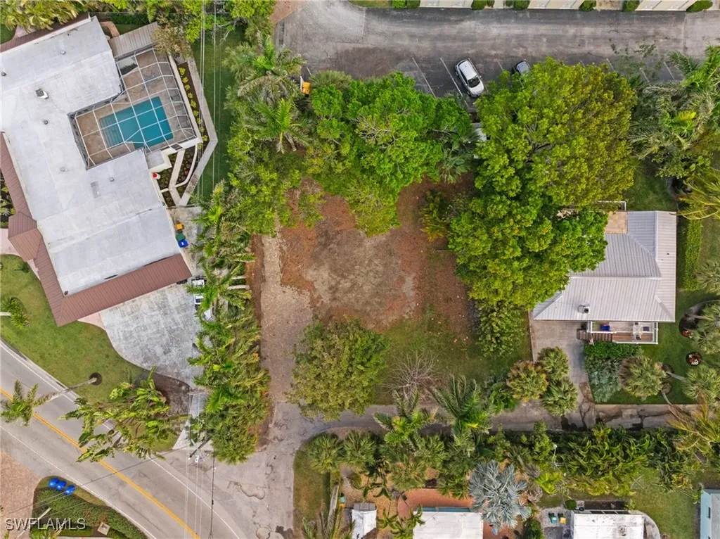 1205 Sandpiper Street Naples FL 34102