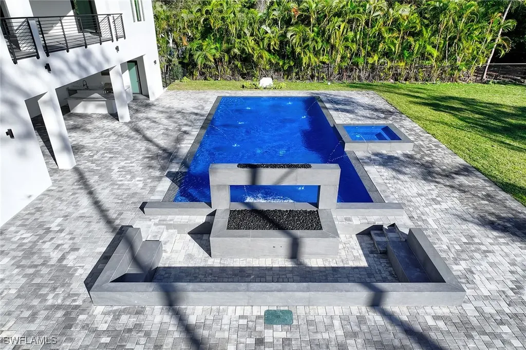 5160 Teak Wood Drive Naples FL 34119
