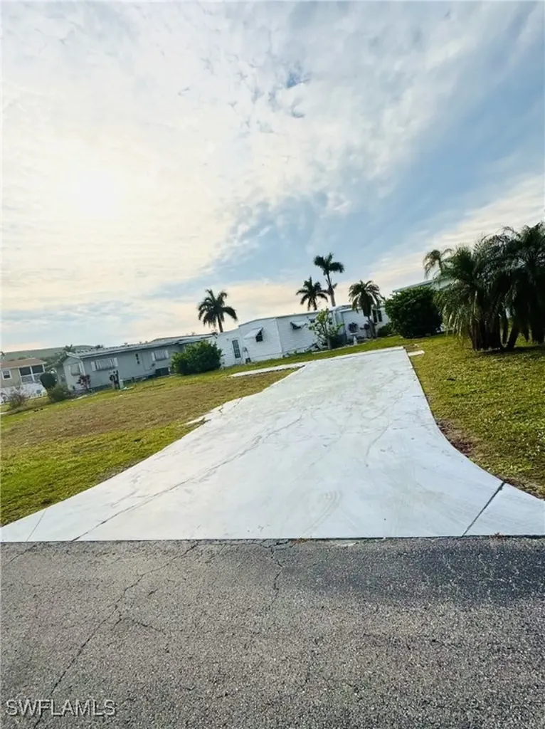 386 Tricia Lane Fort Myers FL 33908