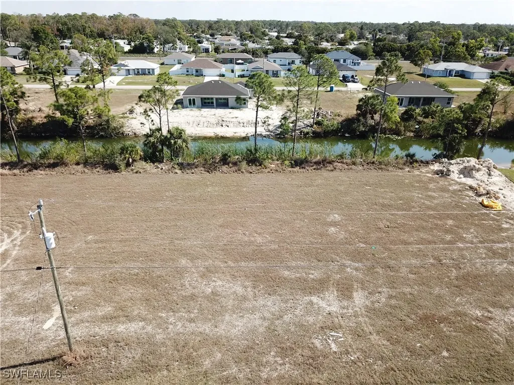 4017 NE 23rd Avenue Cape Coral FL 33909