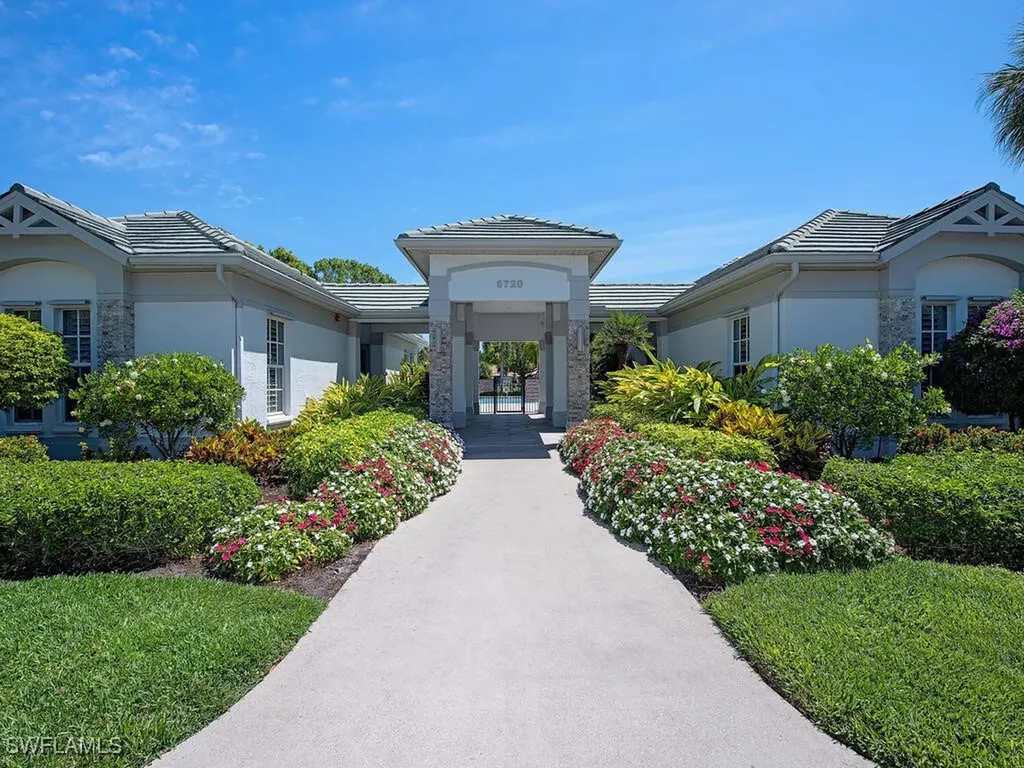 6431 Birchwood Court Naples FL 34109