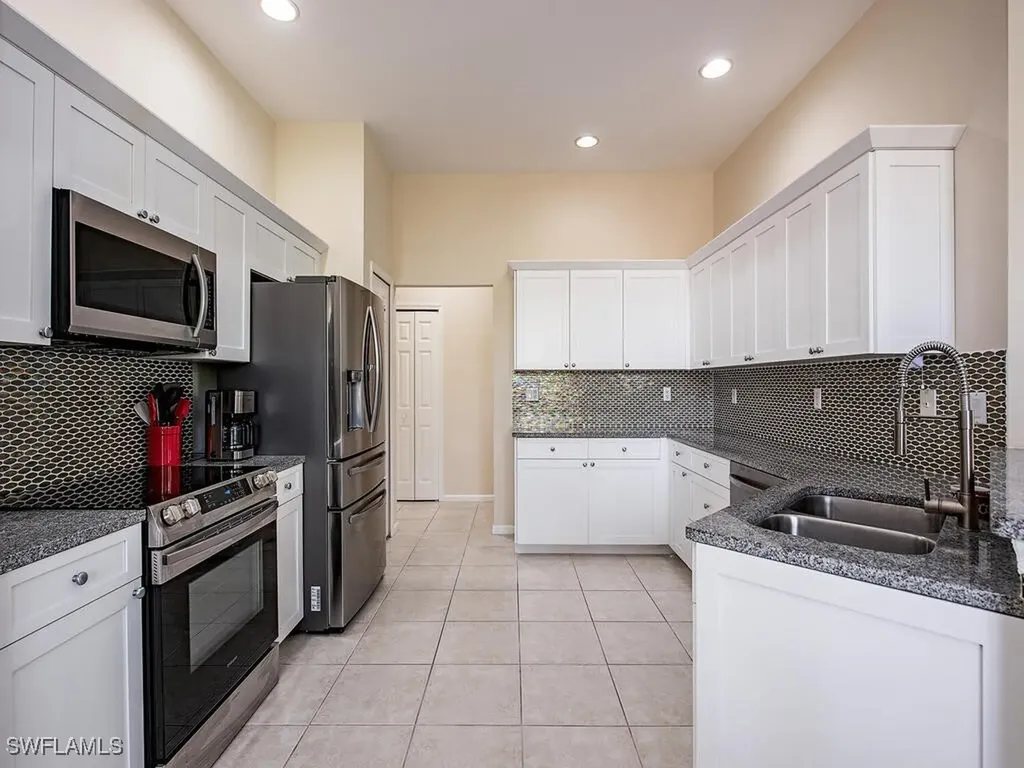 6431 Birchwood Court Naples FL 34109