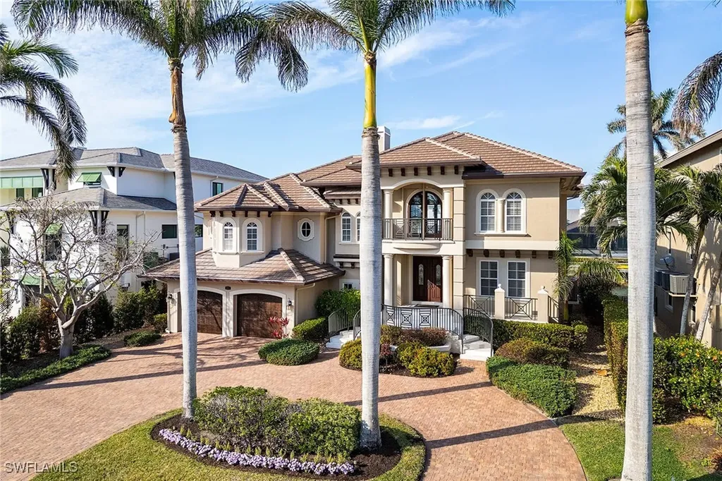 Naples FL, 153 Egret Avenue