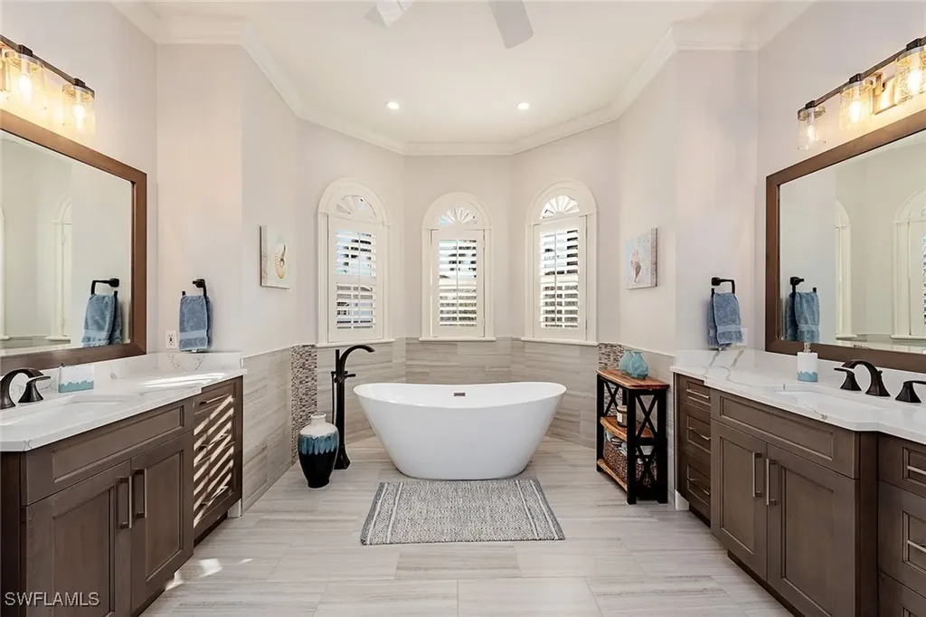 153 Egret Avenue Naples FL 34108