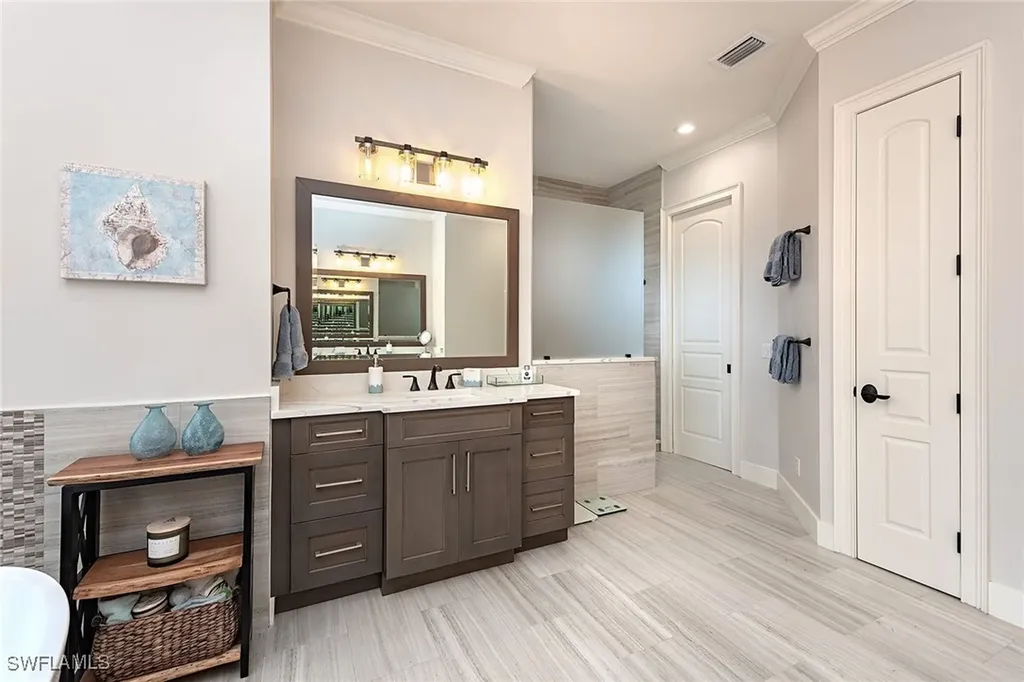 153 Egret Avenue Naples FL 34108