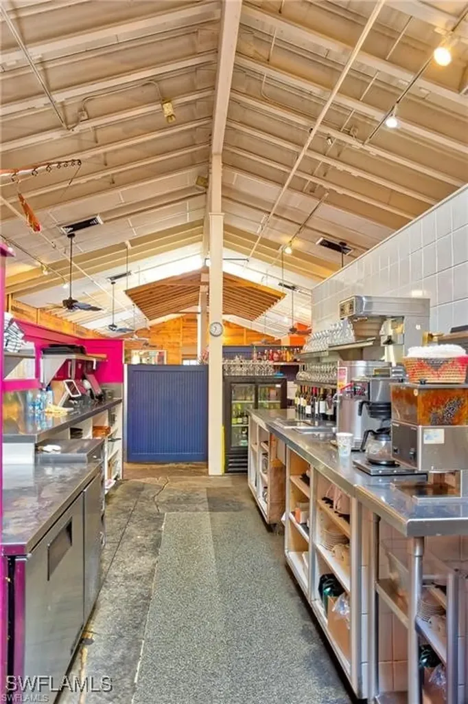 1551 Periwinkle Way Sanibel FL 33957