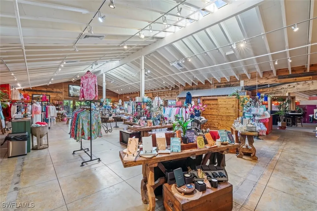 1551 Periwinkle Way Sanibel FL 33957