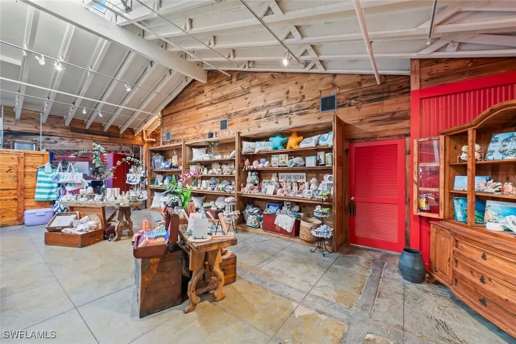 1551 Periwinkle Way Sanibel FL 33957