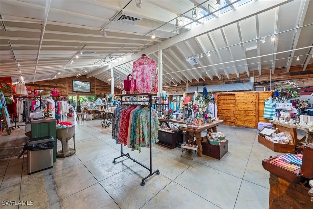 1551 Periwinkle Way Sanibel FL 33957