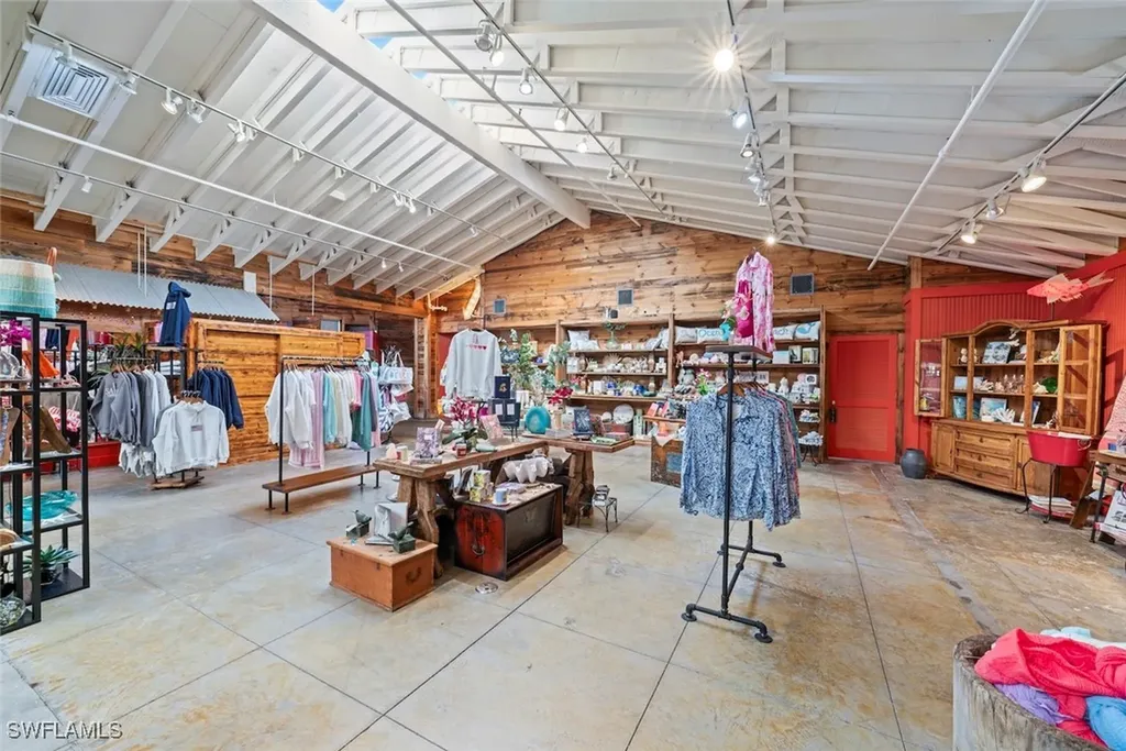 1551 Periwinkle Way Sanibel FL 33957