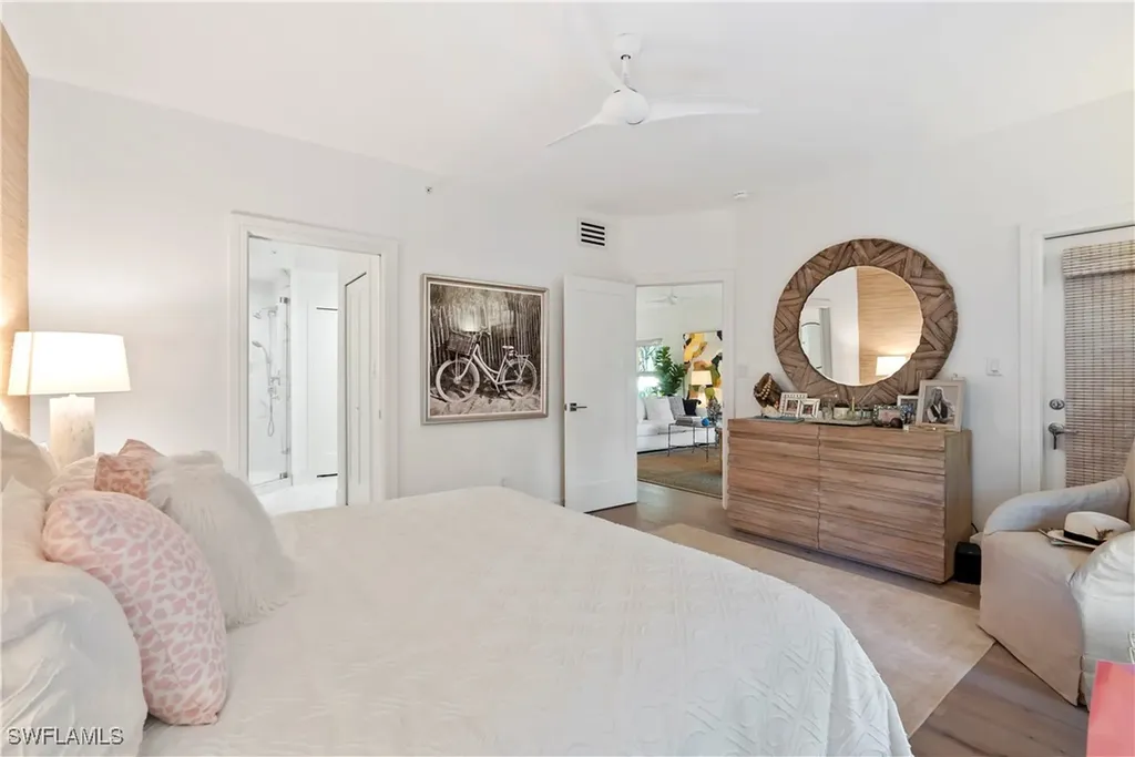529 11th Avenue S Naples FL 34102