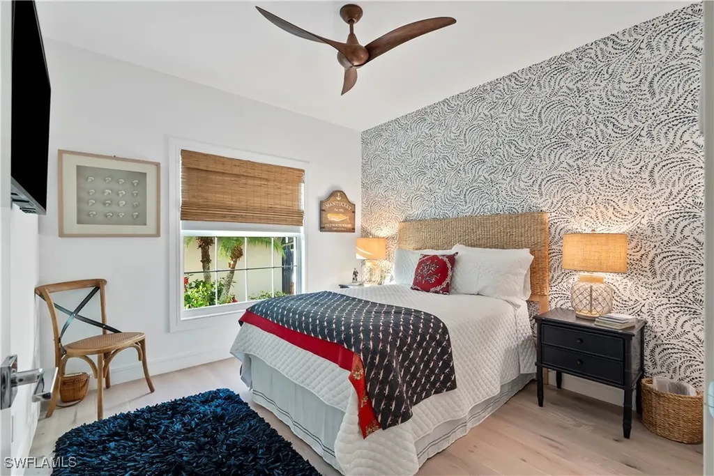 529 11th Avenue S Naples FL 34102