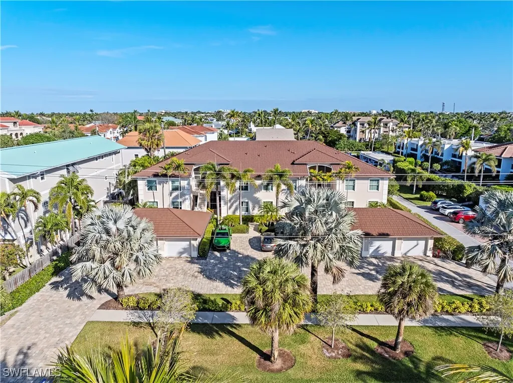 529 11th Avenue S Naples FL 34102