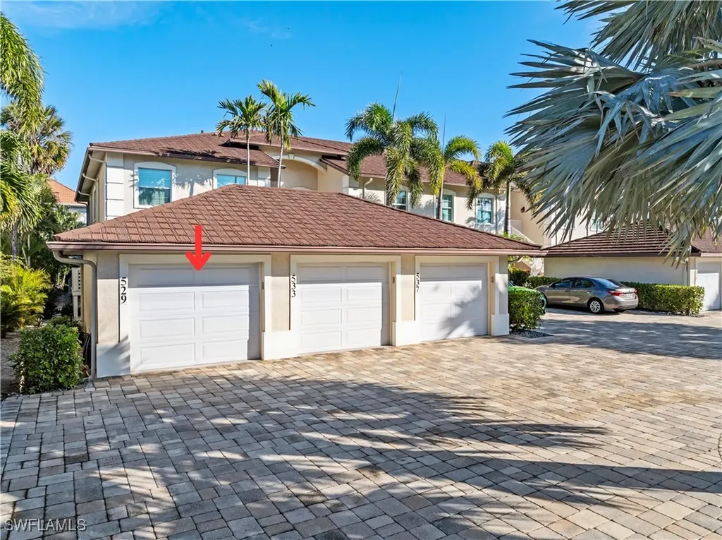 529 11th Avenue S Naples FL 34102