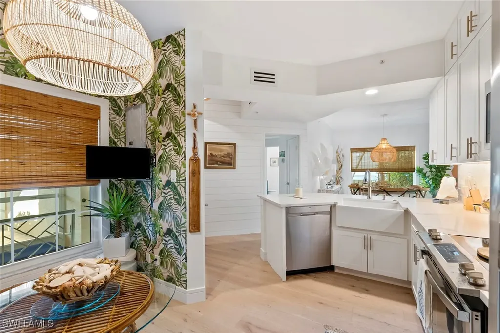 529 11th Avenue S Naples FL 34102
