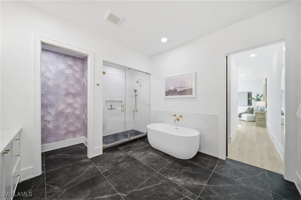 82 9th Street S Naples FL 34102