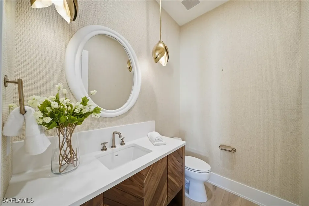 82 9th Street S Naples FL 34102