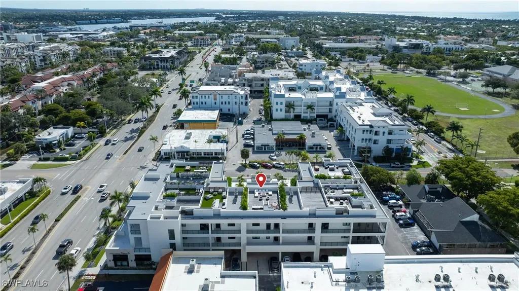 82 9th Street S Naples FL 34102