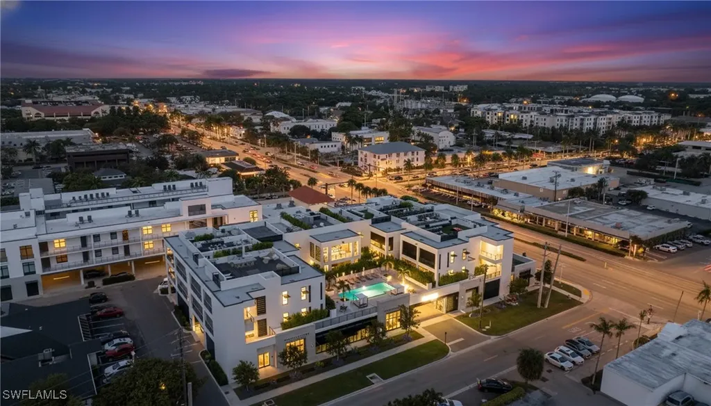 82 9th Street S Naples FL 34102