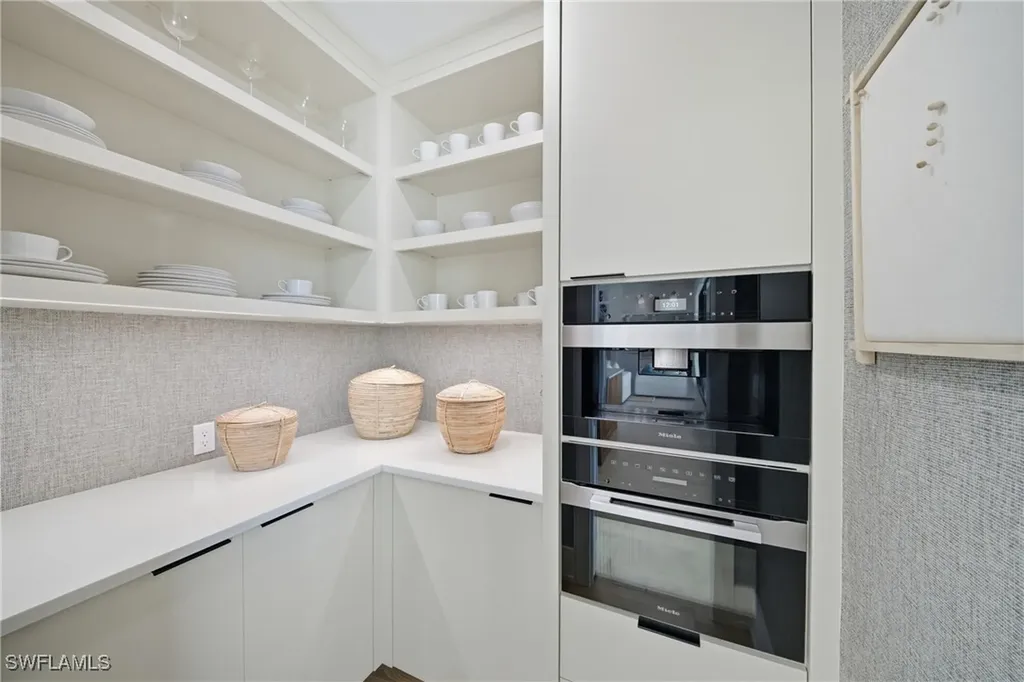 82 9th Street S Naples FL 34102