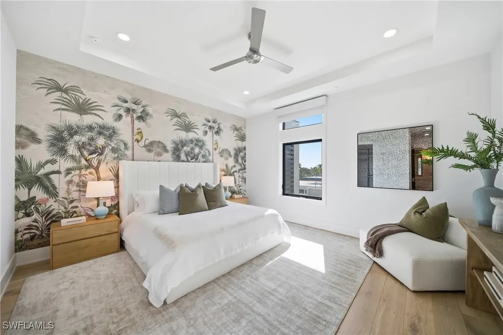 82 9th Street S Naples FL 34102