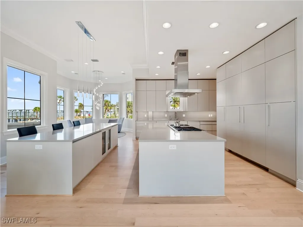 6005 W Riverside Drive Fort Myers FL 33919